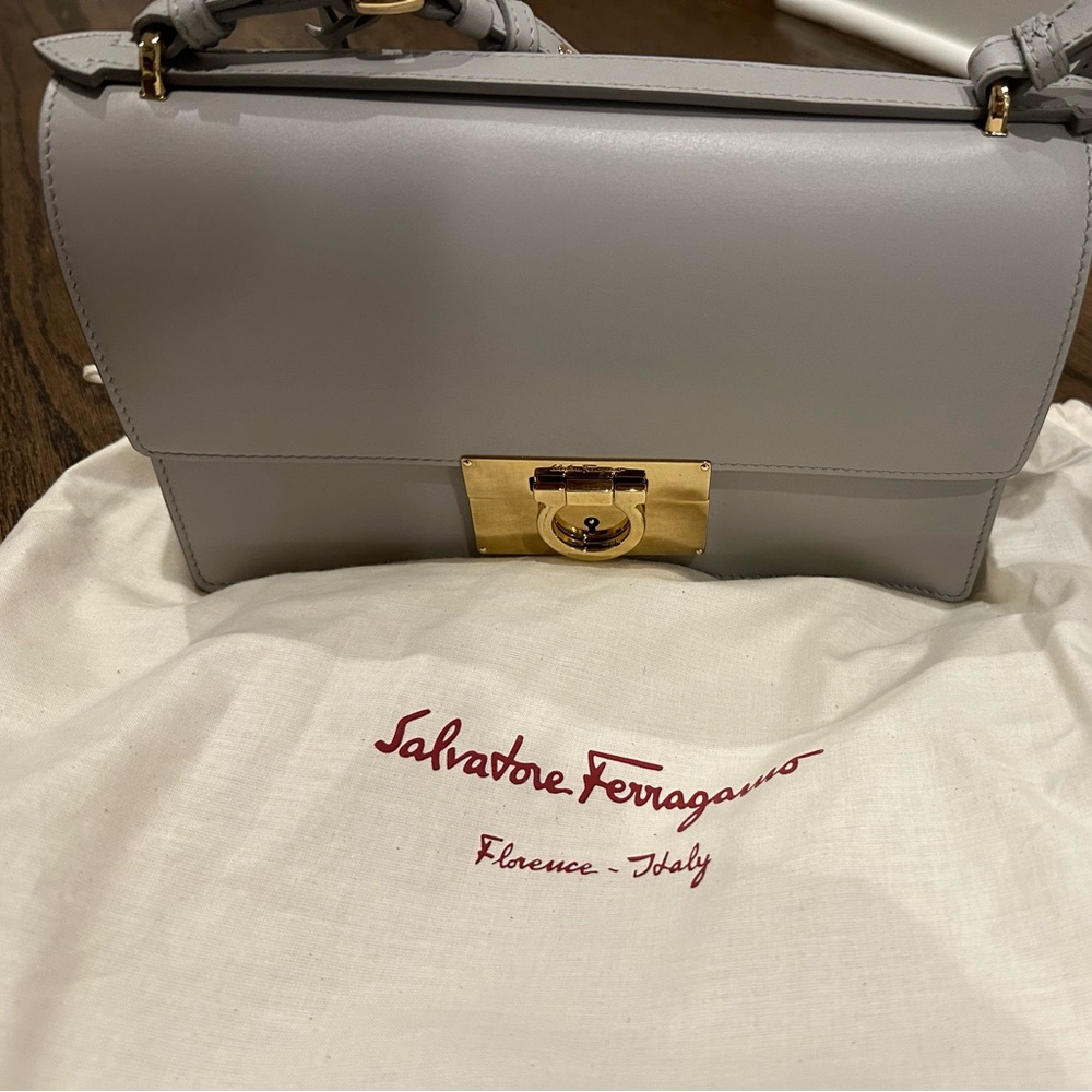 FERRAGAMO dove gray bag 🕊️